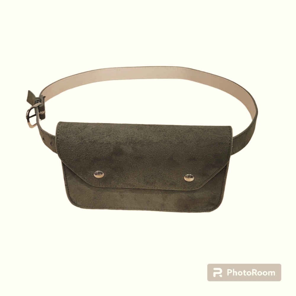 NWOT Forest Green Belt Bag 46" Belt